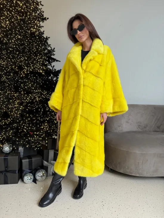 Шуба норковая в стиле Oversize - цвет лимонный
