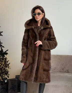 Норковая шуба с капюшоном в цвете орех