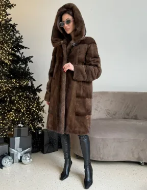 Норковая шуба с капюшоном в цвете орех