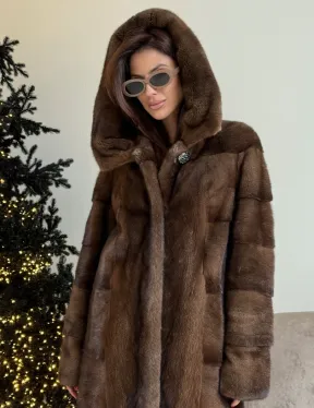 Норковая шуба с капюшоном в цвете орех
