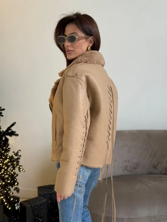 Дубленка - куртка со шнуровкой на спине