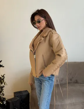 Дубленка - куртка со шнуровкой на спине