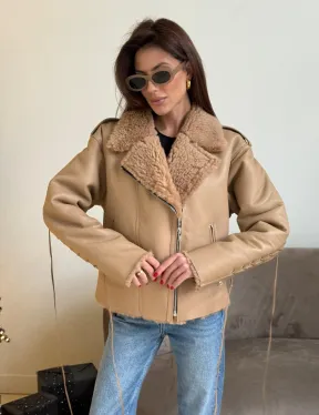 Дубленка - куртка со шнуровкой на спине