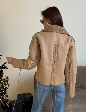 Дубленка - куртка со шнуровкой на спине