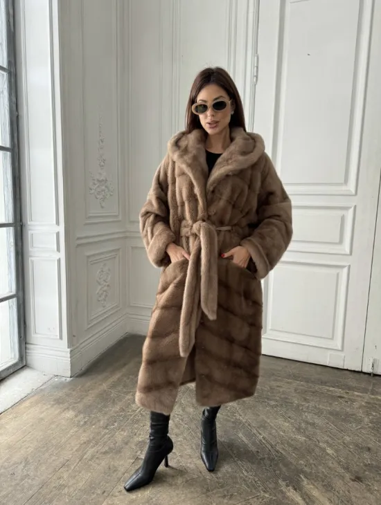 Норковое кимоно с капюшоном в цвете пастель