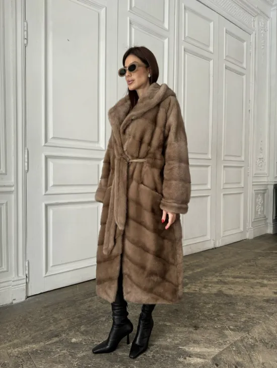 Норковое кимоно с капюшоном в цвете пастель