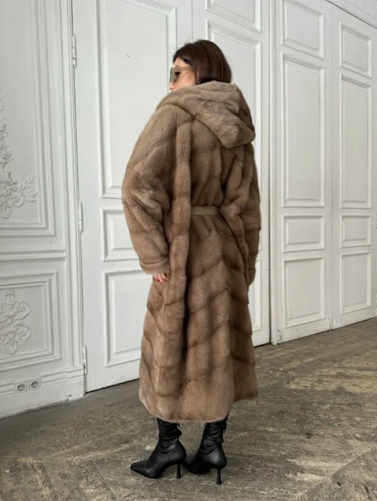 Норковое кимоно с капюшоном в цвете пастель