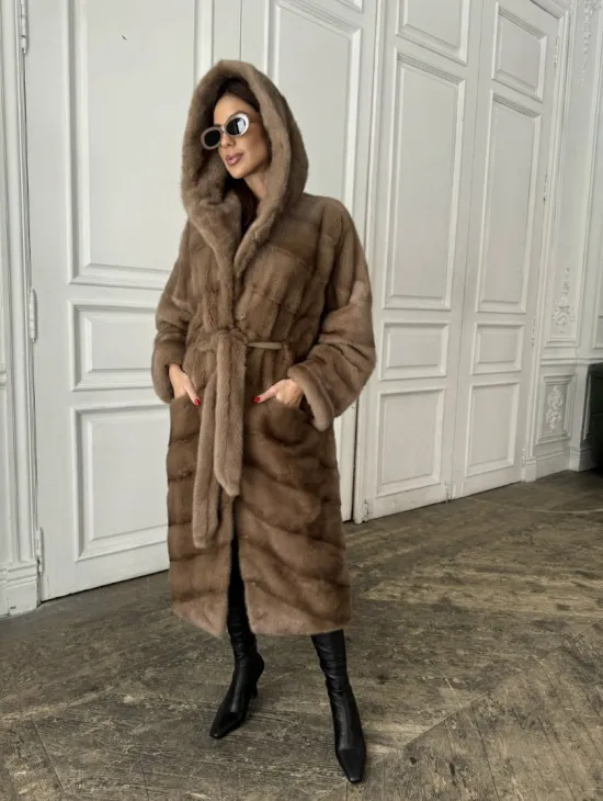 Норковое кимоно с капюшоном в цвете пастель