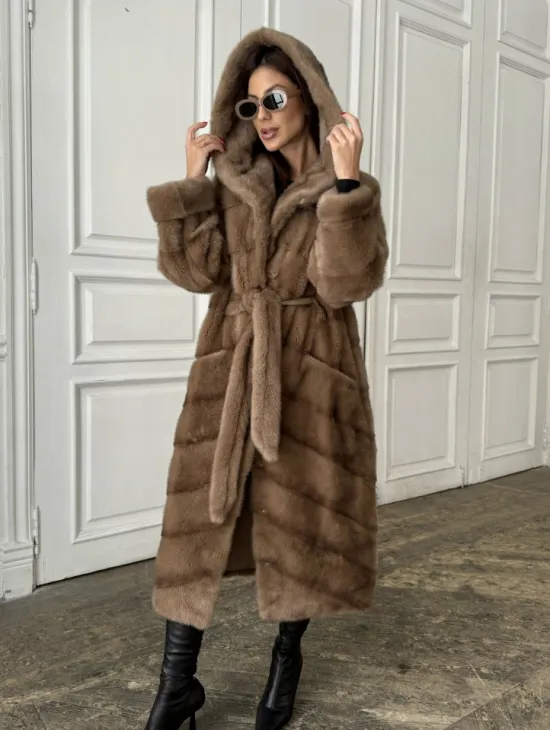 Норковое кимоно с капюшоном в цвете пастель