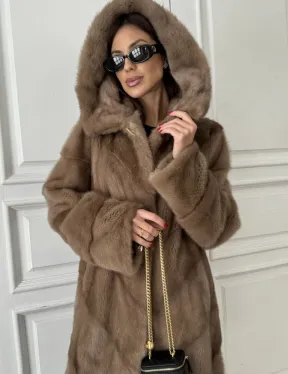 Норковая шуба с капюшоном - цвет пастель