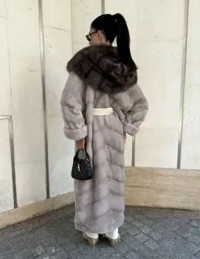 Шуба норковая с капюшоном из меха куницы в цвете нюд