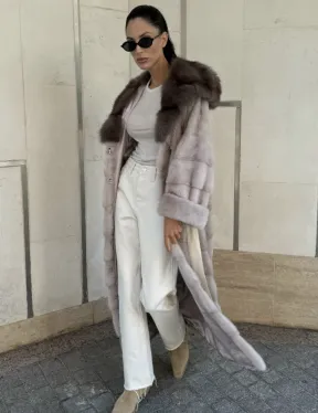 Шуба норковая с капюшоном из меха куницы в цвете нюд