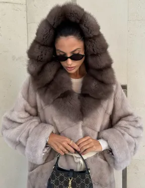 Шуба норковая с капюшоном из меха куницы в цвете нюд