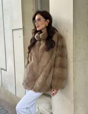 Короткая норковая шуба на молнии - цвет пастель