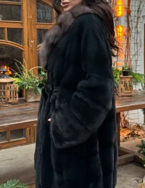 Норковое кимоно с воротником из меха куницы - цвет черный изумруд