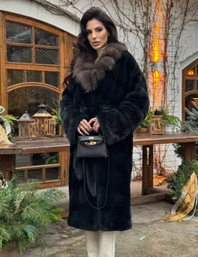 Норковое кимоно с воротником из меха куницы - цвет черный изумруд