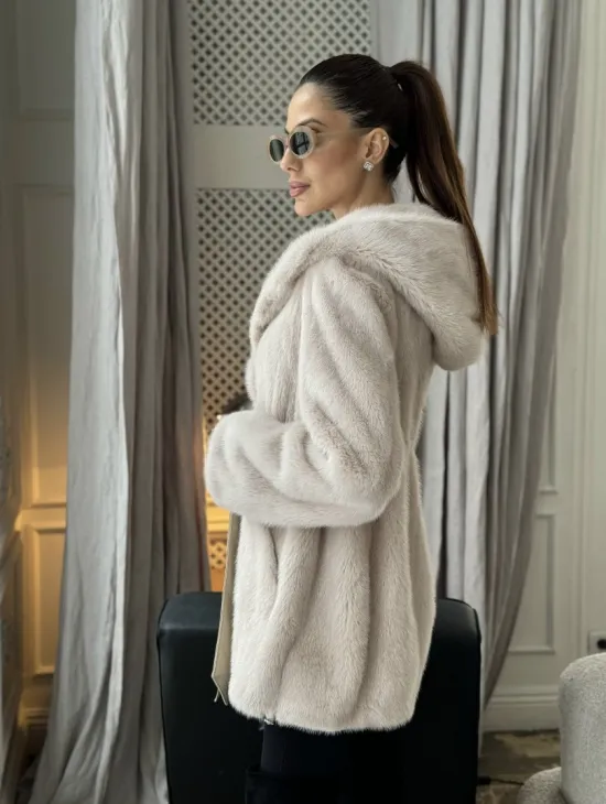 Норковая шуба с капюшоном под пояс - цвет пудра