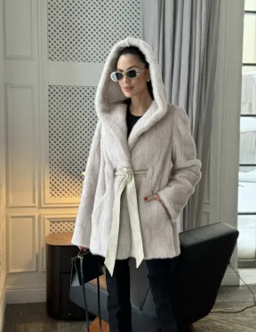 Норковая шуба с капюшоном под пояс - цвет пудра