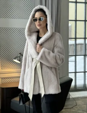 Норковая шуба с капюшоном под пояс - цвет пудра