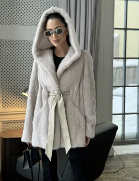 Норковая шуба с капюшоном под пояс - цвет пудра