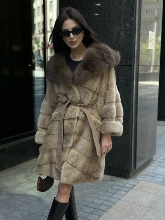 Шуба норковая с капюшоном куница - цвет пастель