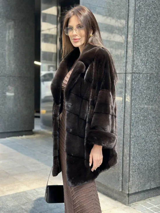 Укороченная норковая шуба в цвете шоколад