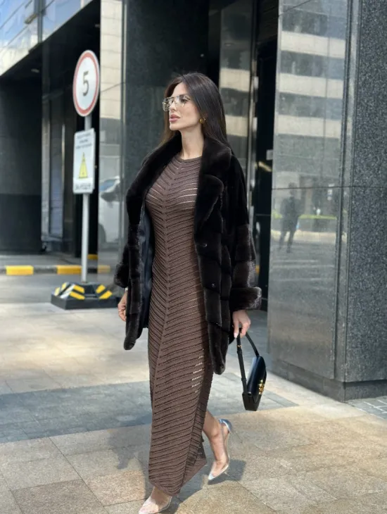 Укороченная норковая шуба в цвете шоколад