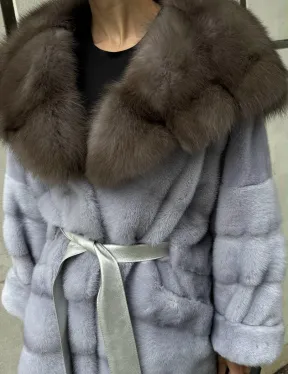 Шуба норковая с капюшоном из меха куницы - цвет голубой