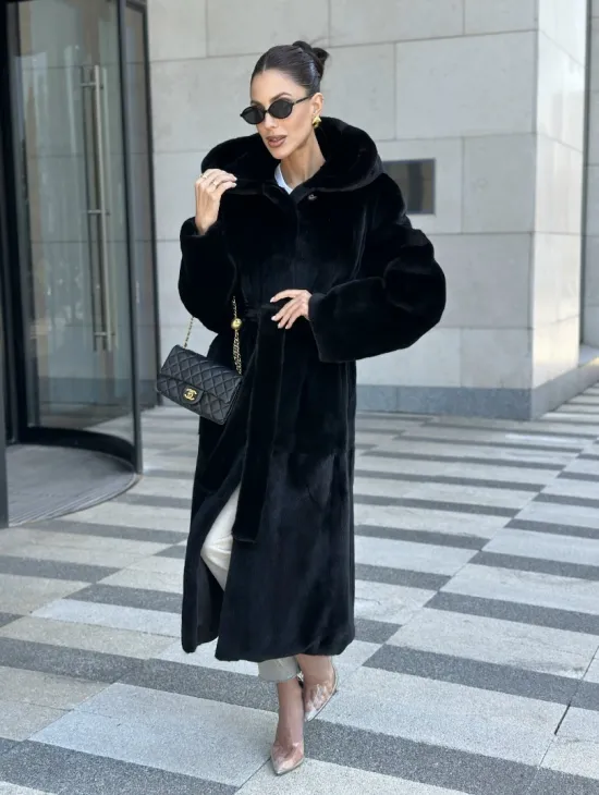 Шуба норка BLACKGLAMA с капюшоном