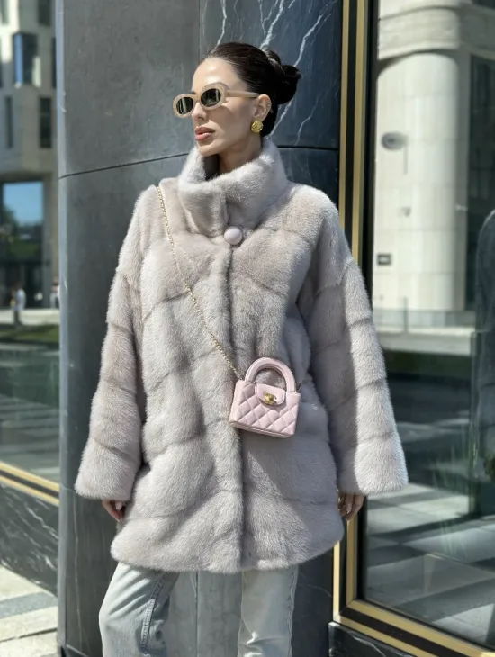 Норковая шуба в цвете нюд