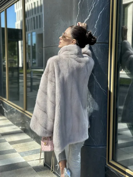 Норковая шуба в цвете нюд