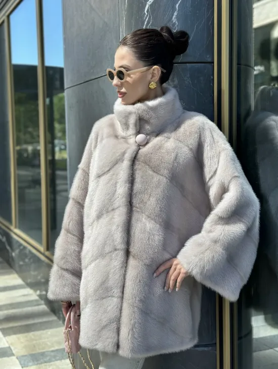 Норковая шуба в цвете нюд