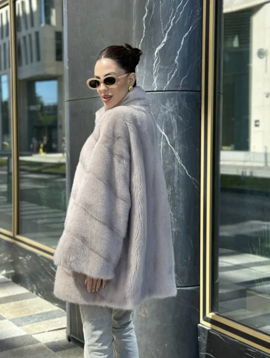 Норковая шуба в цвете нюд