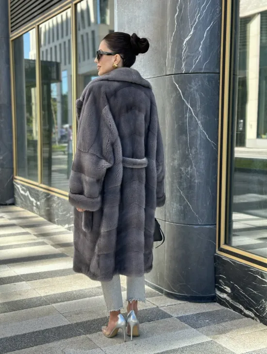 Норковая шуба в цвете сапфир