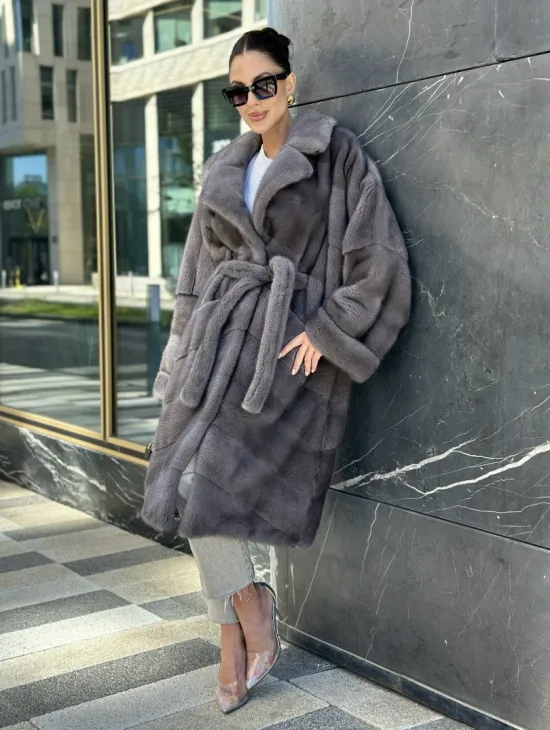 Норковая шуба в цвете сапфир