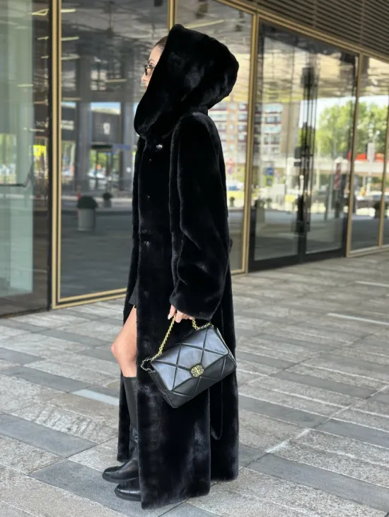 Удлиненная шуба из норки BLACKGLAMA с капюшоном