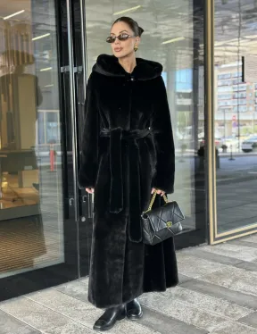 Удлиненная шуба из норки BLACKGLAMA с капюшоном