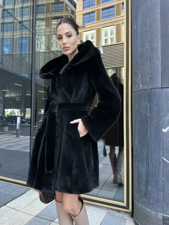 Шуба норковая с капюшоном, мех BLACKGLAMA