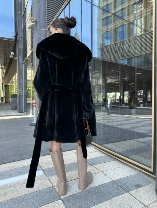 Шуба норковая с капюшоном, мех BLACKGLAMA