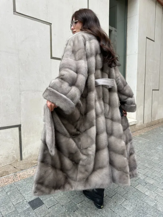 Шуба из норки  серого цвета - сапфир с английским воротником