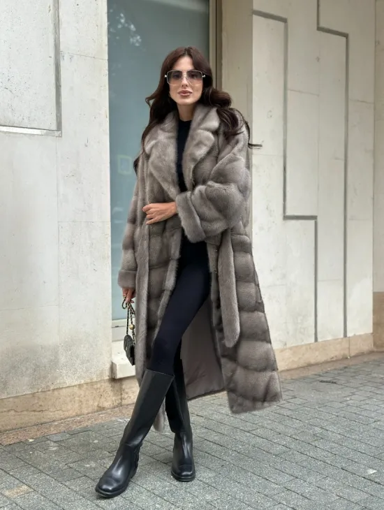 Шуба из норки  серого цвета - сапфир с английским воротником