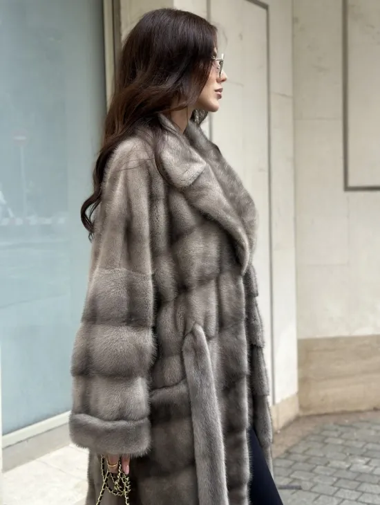 Шуба из норки  серого цвета - сапфир с английским воротником