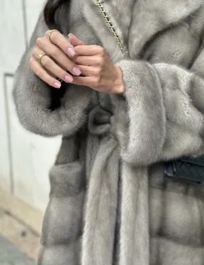 Шуба из норки  серого цвета - сапфир с английским воротником