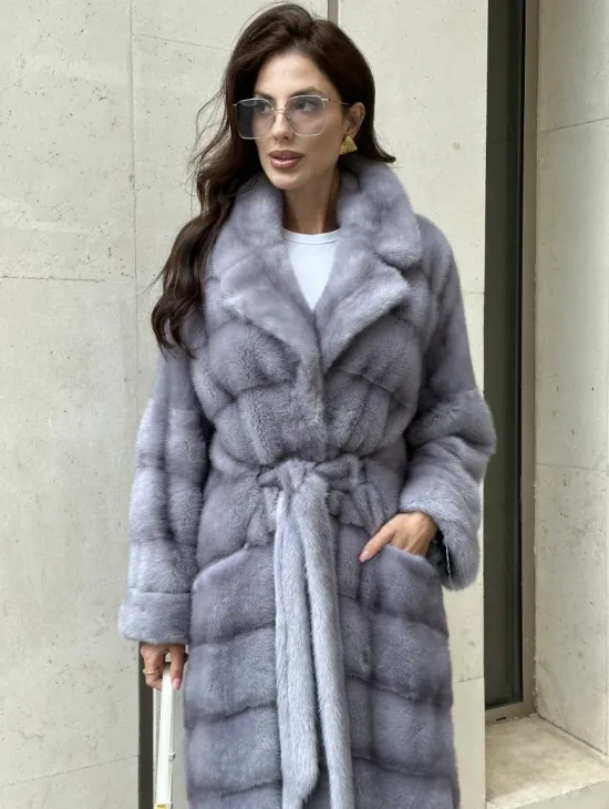 Пальто из голубой норки
