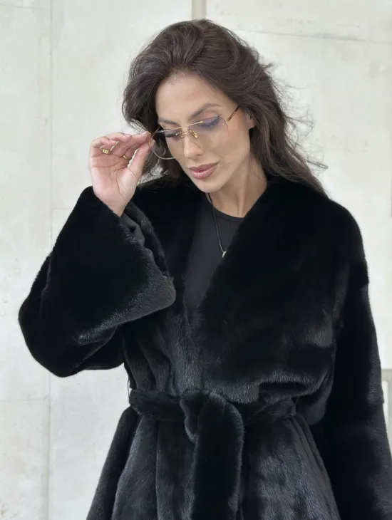 Шуба из меха аукционной норки SAGA FURS