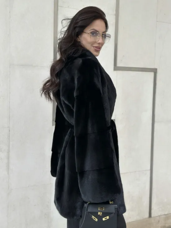 Шуба из меха аукционной норки SAGA FURS