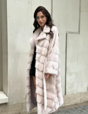 Бежевая норковая шуба в цвете пудра