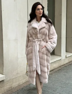 Бежевая норковая шуба в цвете пудра