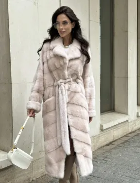 Бежевая норковая шуба в цвете пудра