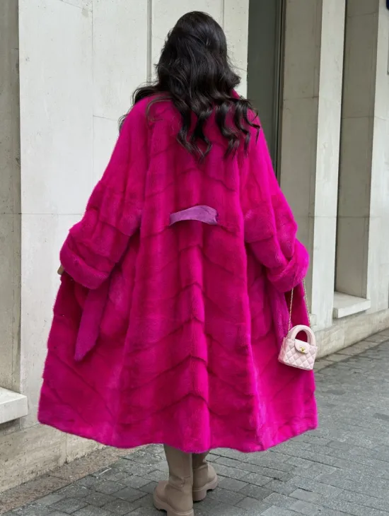 Фуксия шуба из меха аукционной норки